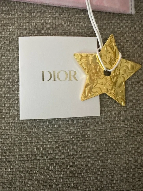 Dior 2024 Gold Star May Be A Pendant | Charm | Ornament I New In Gift Box - Picture 10 of 13